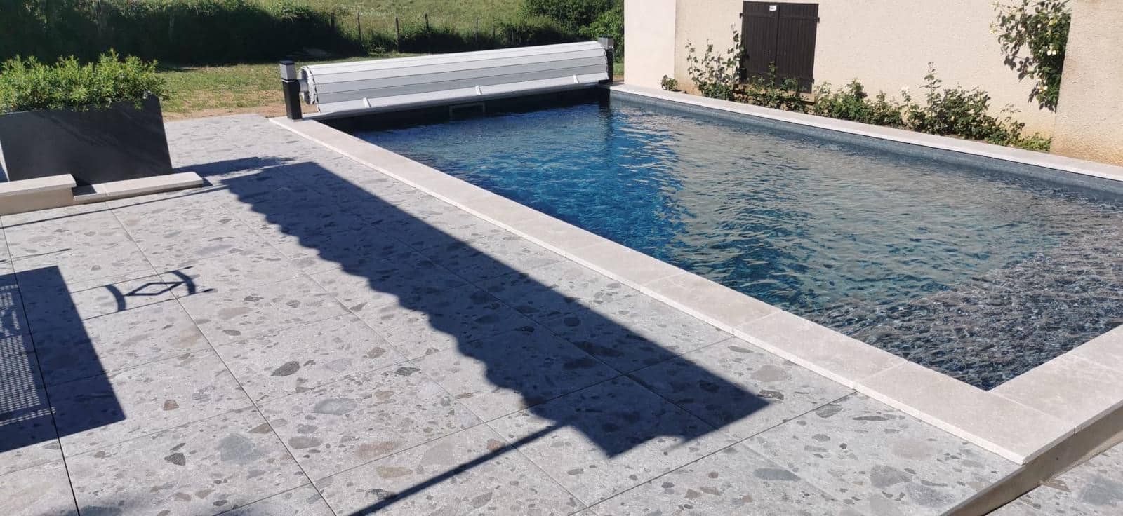 piscine interieure limonest